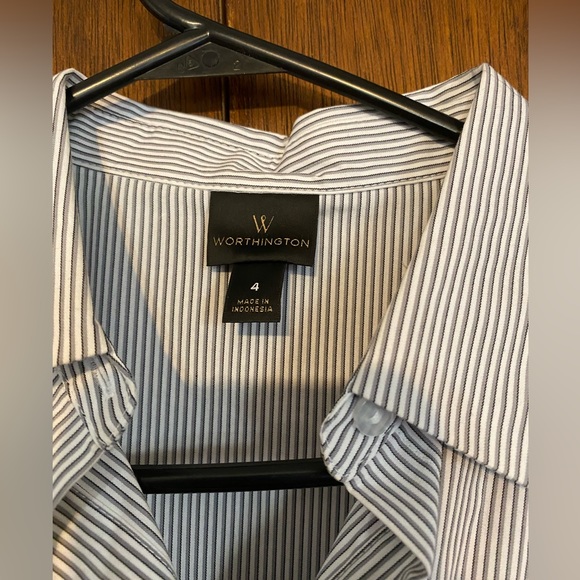 Light weight striped Button up long sleeve - Picture 2 of 3